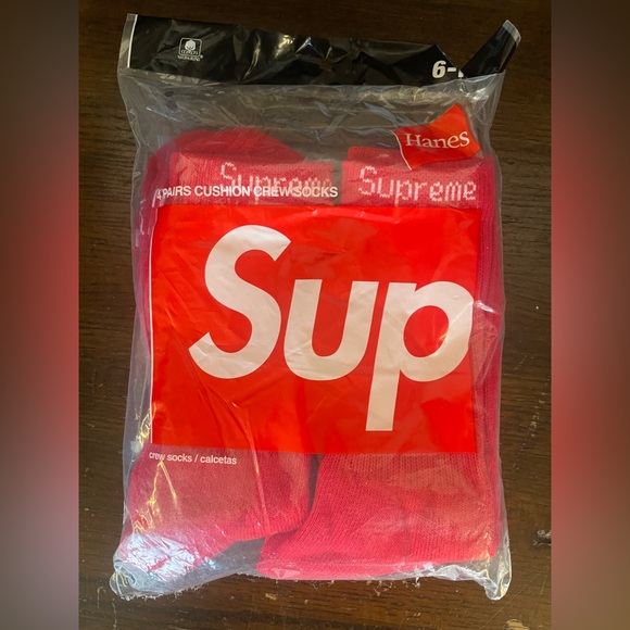 Supreme Red Socks - Picture 1 of 2